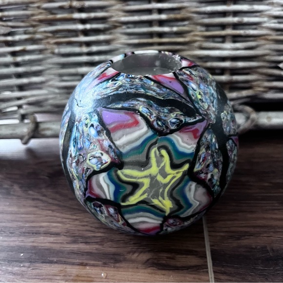 ILLuminating candle company round candle when lite looks like stained glass - Picture 3 of 6